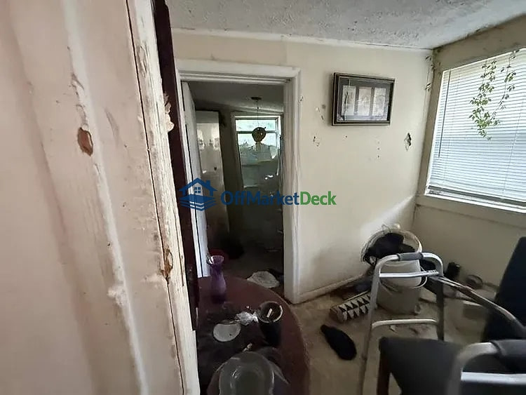 Off-market house in Gadsden, Alabama — 3 beds, 1 bath, $15,300 — photo 7 of 8