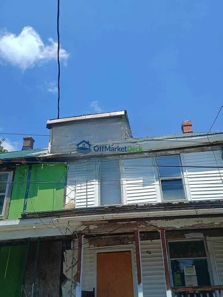 Off-market house in Edgewood, Pennsylvania — 3 beds, 1 bath, $13,000 — photo 4 of 8