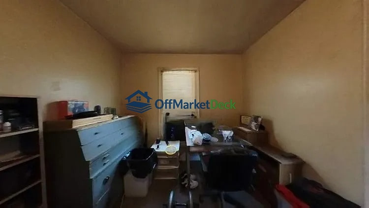 Off-market house in Huntington, West Virginia — 4 beds, 1 bath, $72,215 — photo 6 of 8