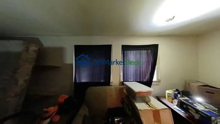 Off-market house in Huntington, West Virginia — 4 beds, 1 bath, $72,215 — photo 5 of 8