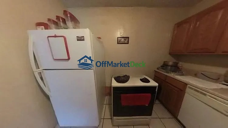 Off-market house in Huntington, West Virginia — 4 beds, 1 bath, $72,215 — photo 4 of 8