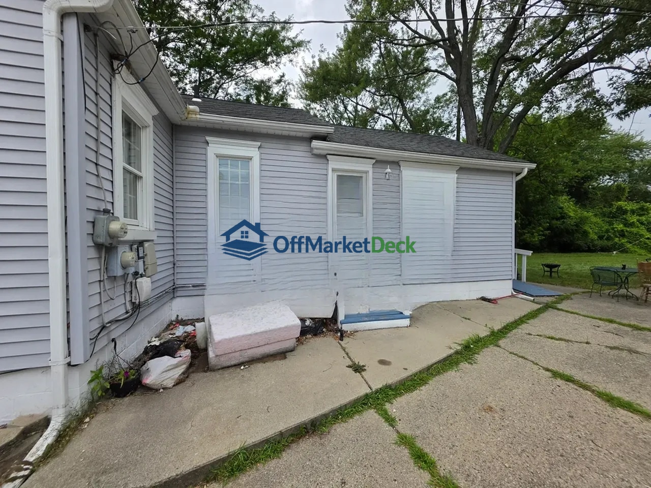 Off-market house in Roseville, Michigan — 3 beds, 1 bath, $99,900 — photo 3 of 8