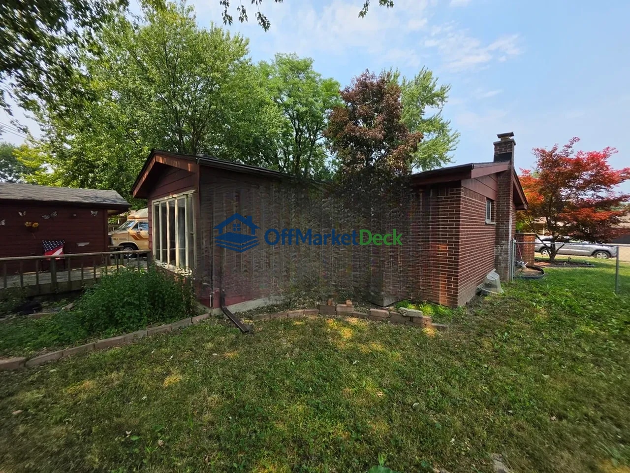 Off-market house in Livonia, Michigan — 3 beds, 2 baths, $199,900 — photo 2 of 8