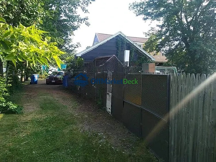 Off-market house in Merrill, Wisconsin — 3 beds, 1 bath, $62,000 — photo 5 of 8
