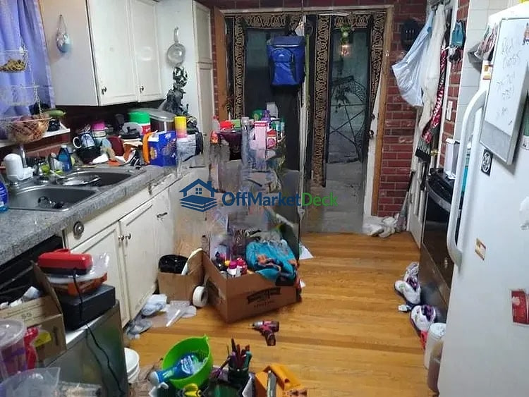 Off-market house in Merrill, Wisconsin — 3 beds, 1 bath, $62,000 — photo 8 of 8