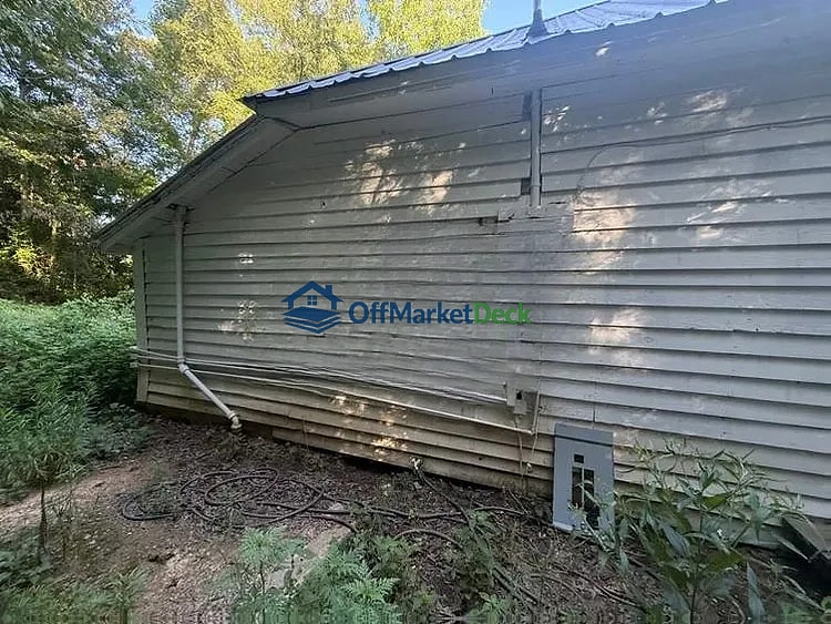 Off-market house in Altoona, Alabama — 2 beds, 1 bath, $57,550 — photo 5 of 8