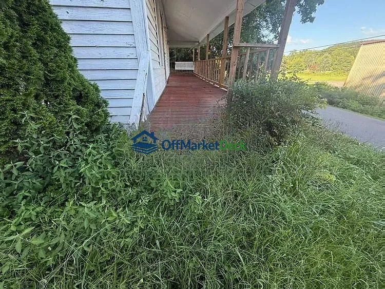 Off-market house in Altoona, Alabama — 2 beds, 1 bath, $57,550 — photo 3 of 8