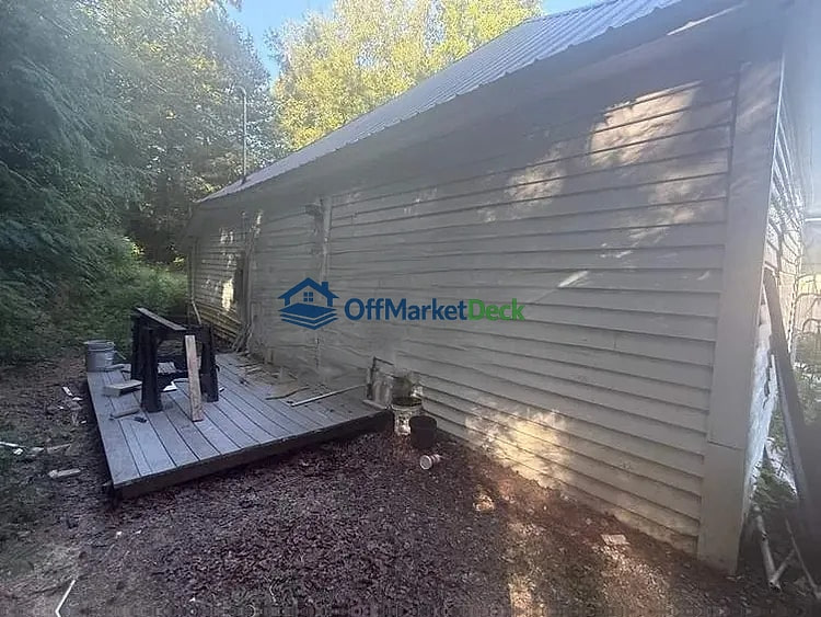 Off-market house in Altoona, Alabama — 2 beds, 1 bath, $57,550 — photo 2 of 8