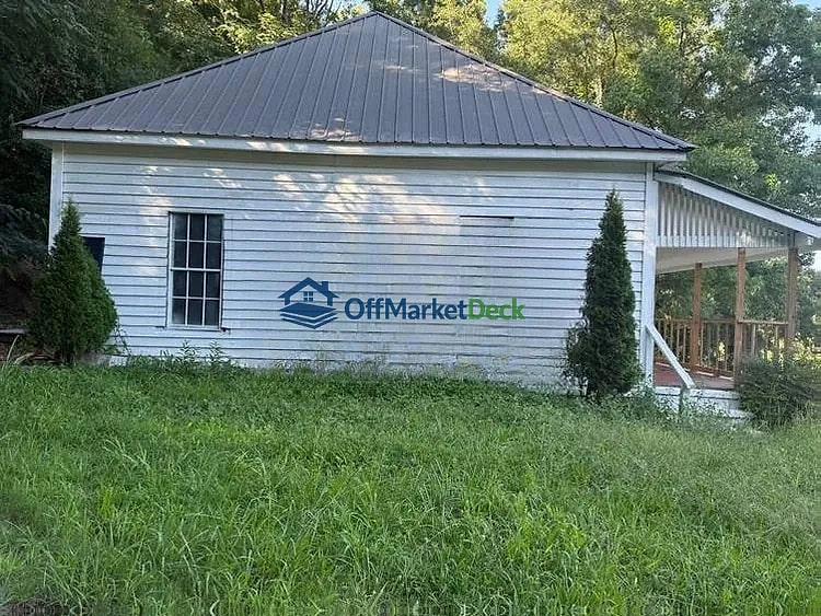 Off-market house in Altoona, Alabama — 2 beds, 1 bath, $57,550 — photo 4 of 8