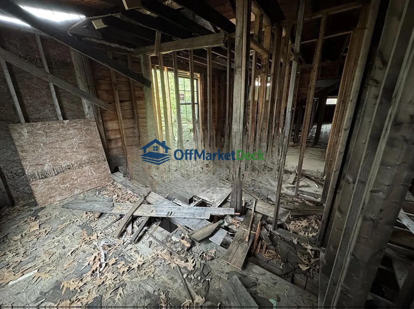 Off-market house in Memphis, Tennessee — 6 beds, 2 baths, $67,000 — photo 4 of 8