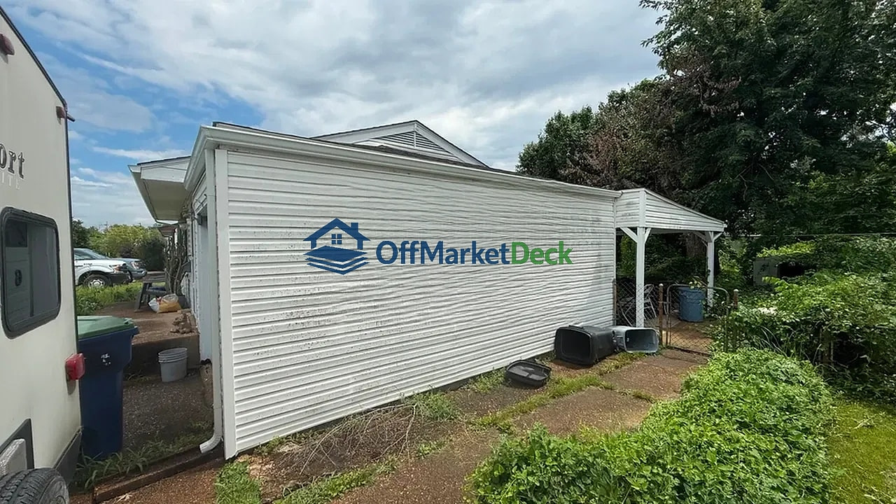 Off-market house in Florissant, Missouri — 2 beds, 1 bath, $94,900 — photo 2 of 8