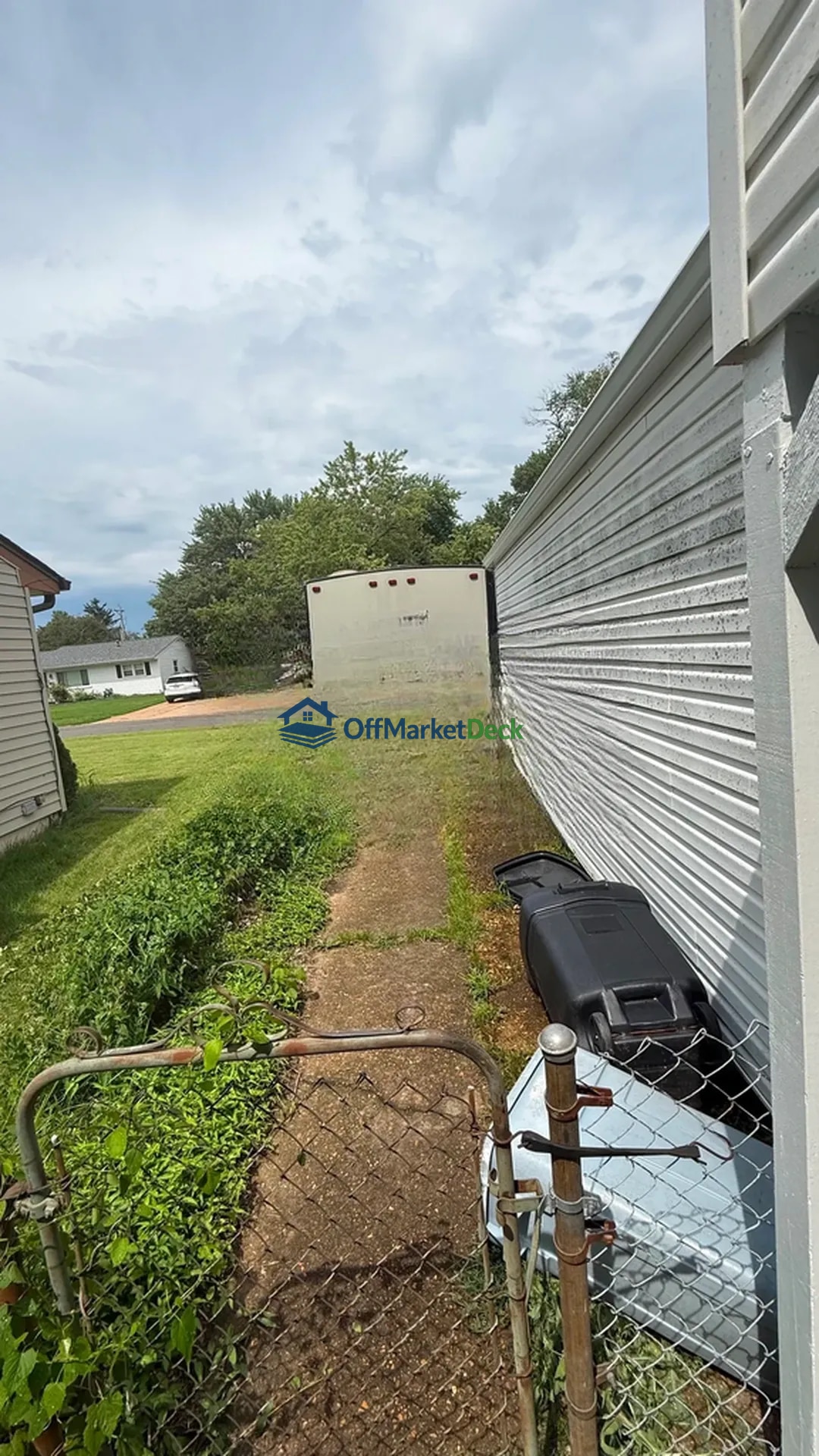 Off-market house in Florissant, Missouri — 2 beds, 1 bath, $94,900 — photo 5 of 8