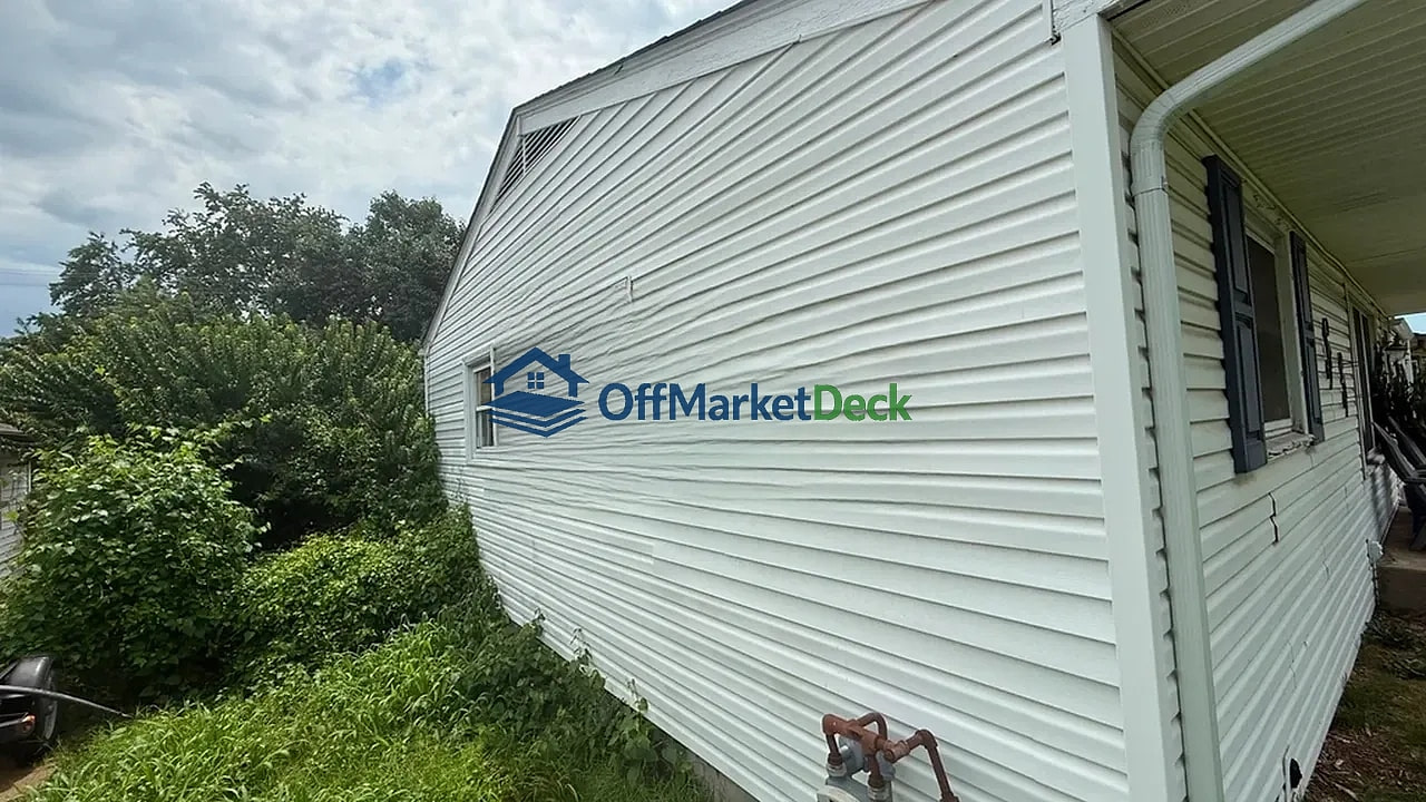 Off-market house in Florissant, Missouri — 2 beds, 1 bath, $94,900 — photo 3 of 8