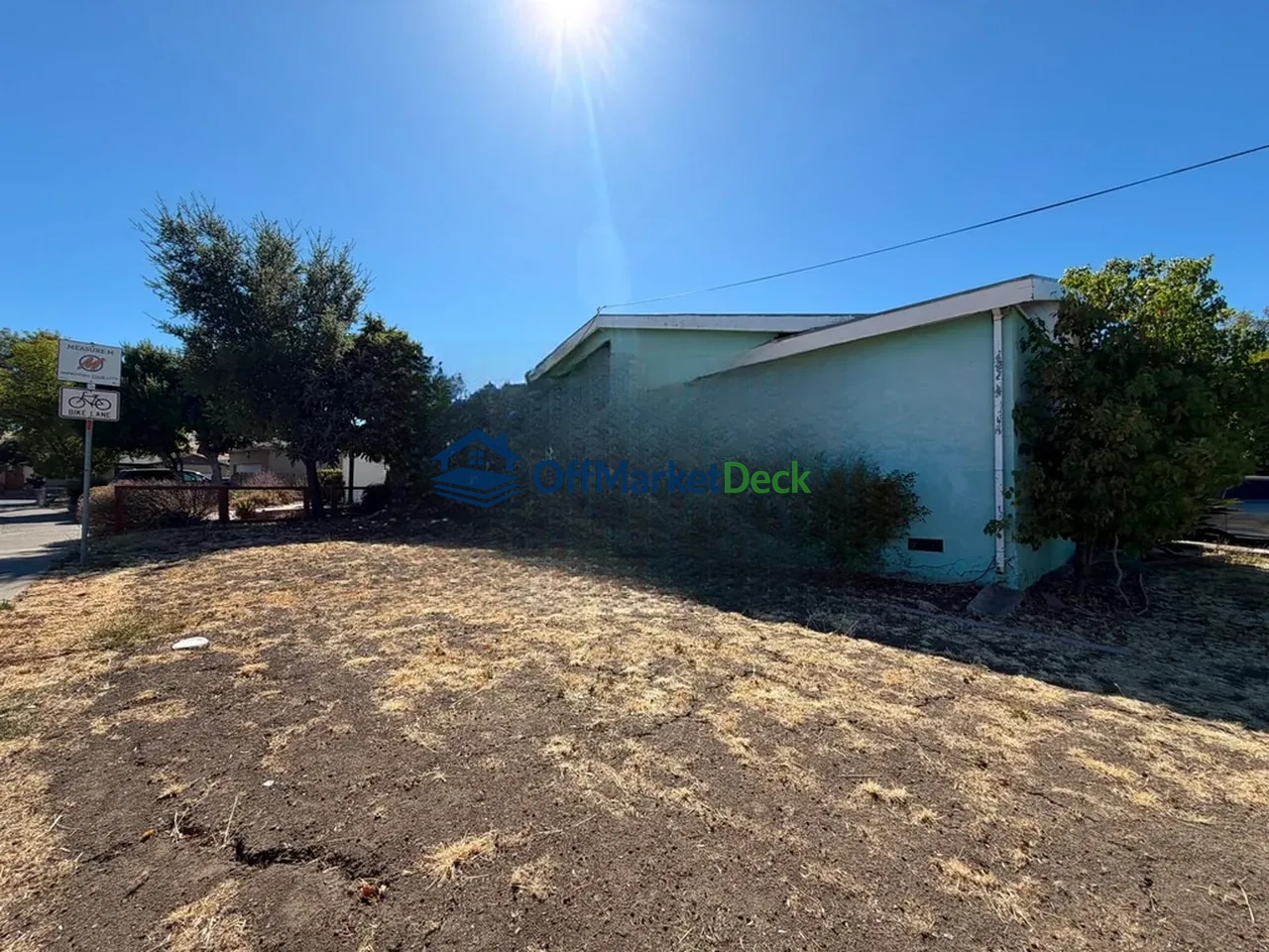 Off-market house in Pittsburg, California — 3 beds, 2 baths, $429,900 — photo 8 of 8