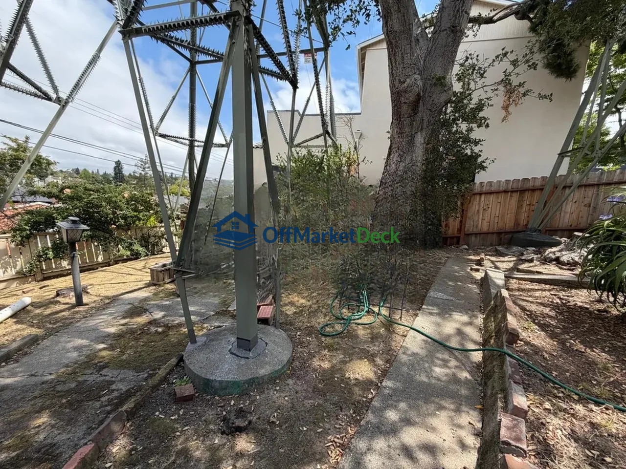 Off-market house in Oakland, California — 3 beds, 2 baths, $1,024,900 — photo 7 of 8