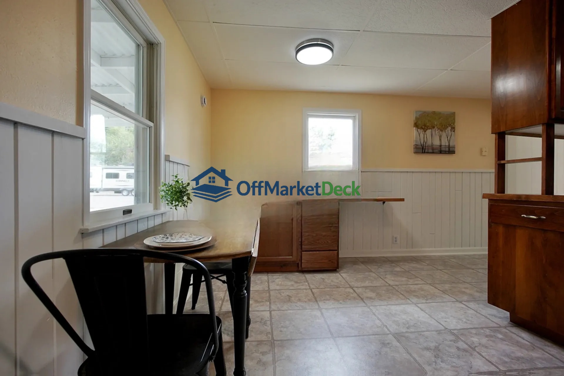 Off-market house in Casper, Wyoming — 3 beds, 1 bath, $258,000 — photo 6 of 8