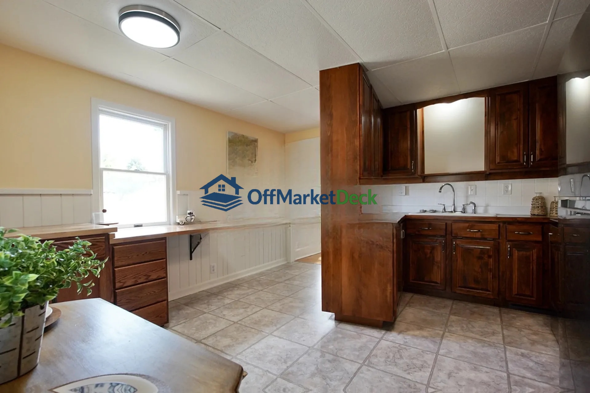 Off-market house in Casper, Wyoming — 3 beds, 1 bath, $258,000 — photo 3 of 8