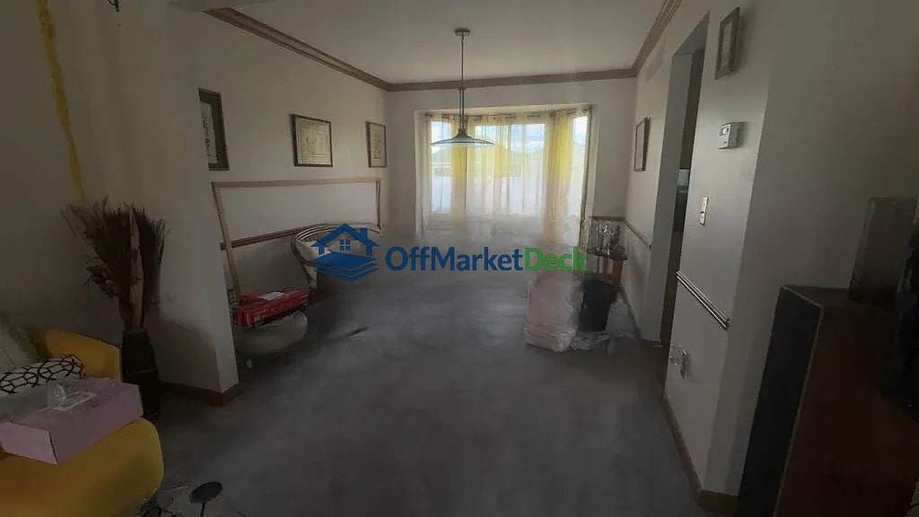 Off-market house in Fraser, Michigan — 4 beds, 3 baths, $379,900 — photo 6 of 8
