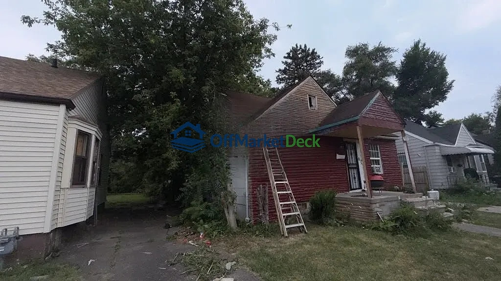 Off-market house in Detroit, Michigan — 2 beds, 1 bath, $37,900 — photo 3 of 8