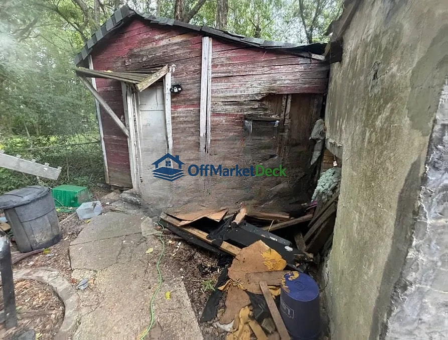 Off-market house in Jackson, Mississippi — 4 beds, 1 bath, $15,000 — photo 4 of 4