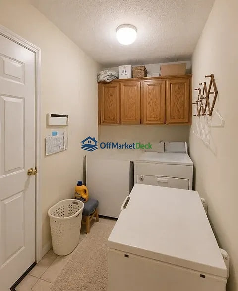 Off-market house in Biloxi, Mississippi — 3 beds, 2 baths, $199,900 — photo 5 of 8