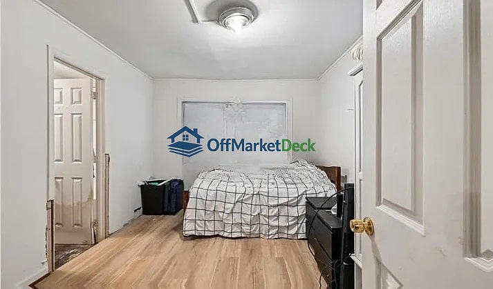 Off-market house in Morningside, Maryland — 3 beds, 2.5 baths, $265,000 — photo 6 of 6