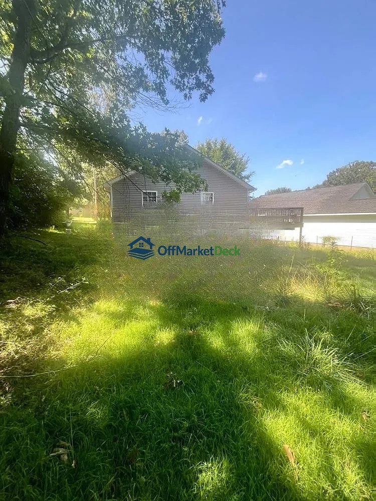 Off-market house in Gilbertsville, Kentucky — 2 beds, 1 bath, $115,000 — photo 2 of 8