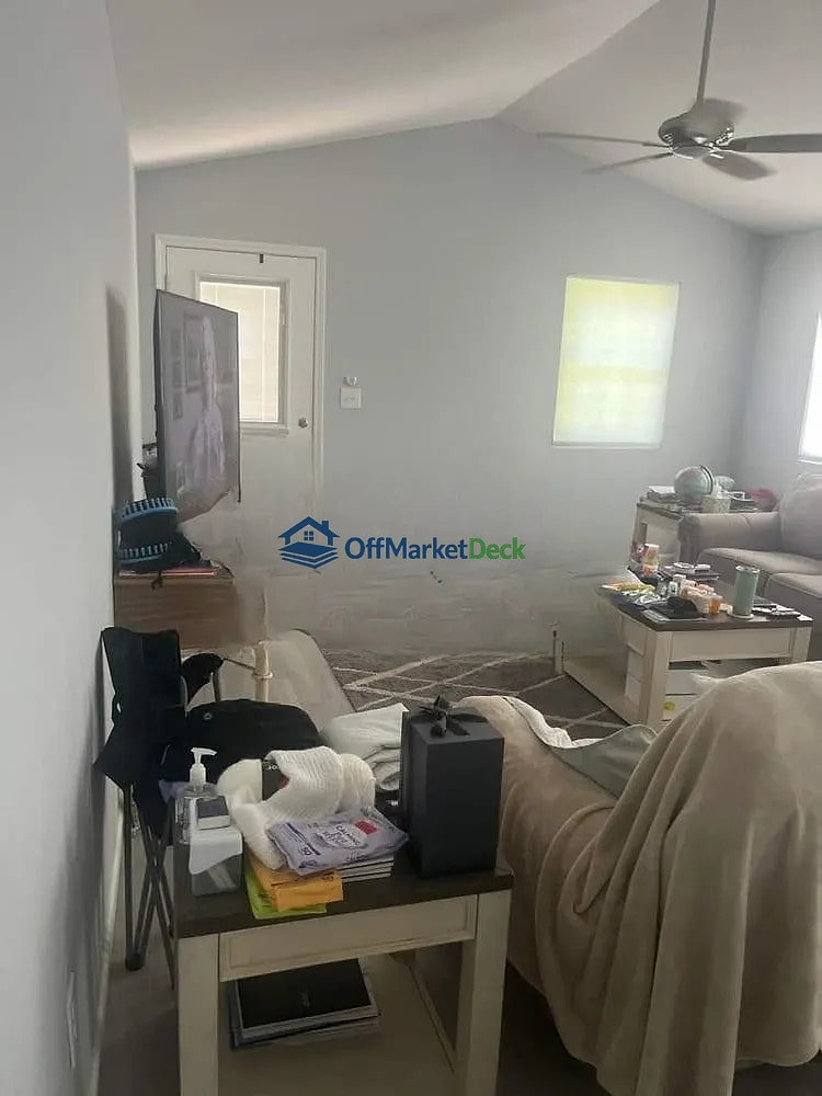Off-market house in Gilbertsville, Kentucky — 2 beds, 1 bath, $115,000 — photo 4 of 8