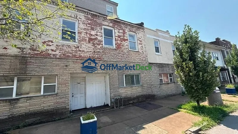 Off-market multi family in St. Louis, Missouri — 3 beds, 4 baths, $59,900 — photo 5 of 8