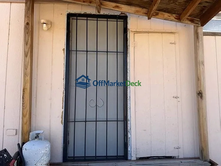 Off-market house in Yucca, Arizona — 2 beds, 2 baths, $102,000 — photo 3 of 8
