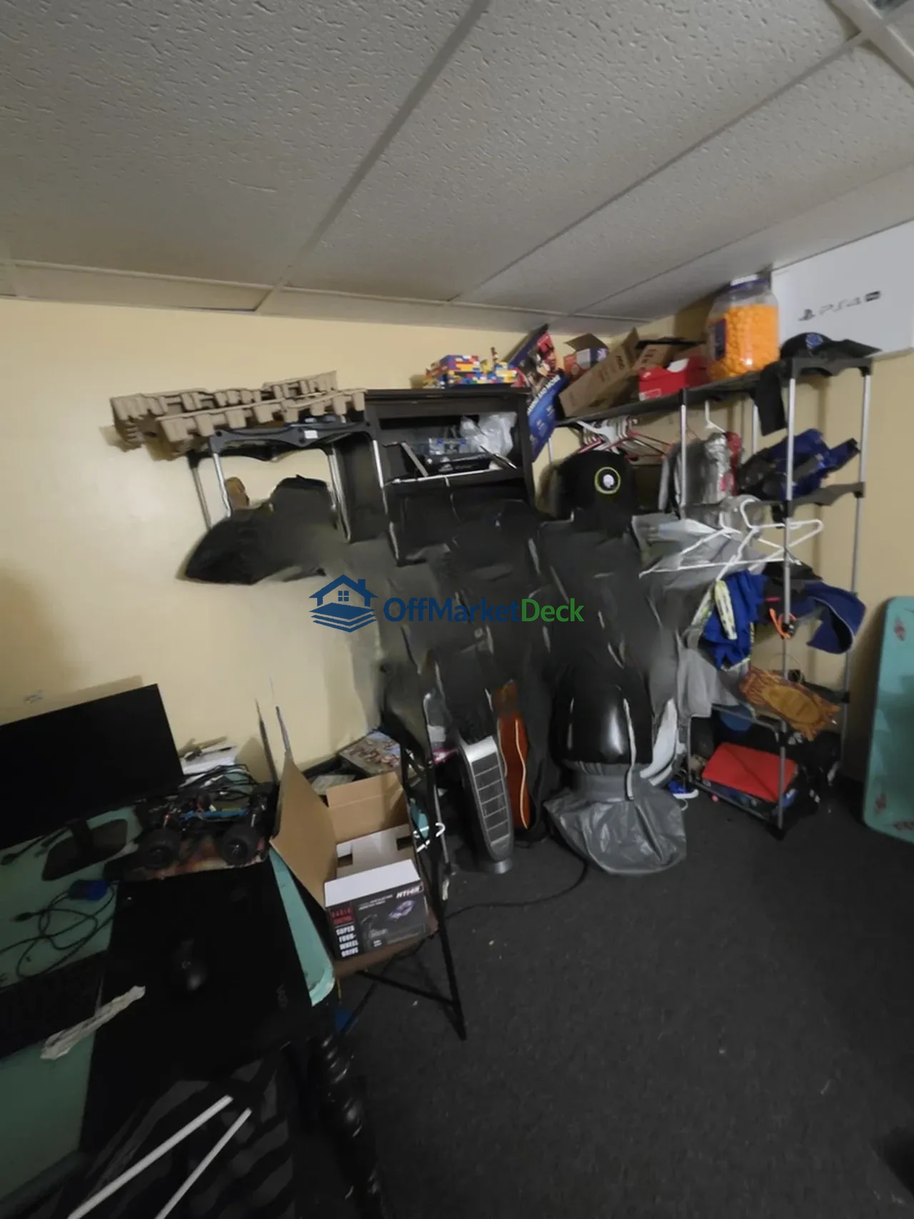 Off-market house in Florissant, Missouri — 3 beds, 2 baths, $109,900 — photo 8 of 8