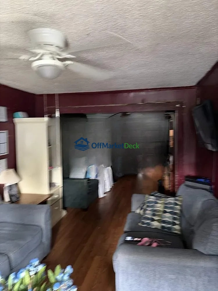 Off-market house in Saint Stephen, South Carolina — 3 beds, 2 baths, $62,500 — photo 4 of 8
