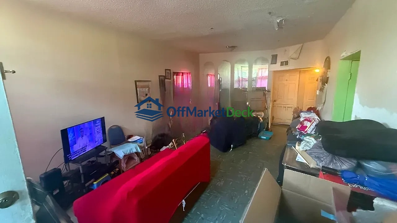 Off-market house in St. Louis, Missouri — 2 beds, 1 bath, $92,900 — photo 8 of 8