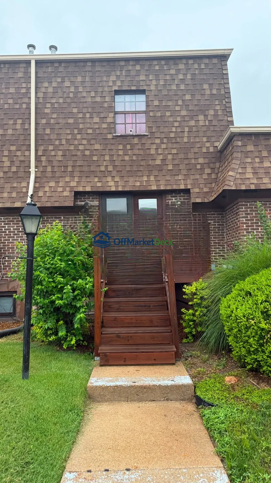 Off-market townhome in Florissant, Missouri — 2 beds, 2.5 baths, $69,900 — photo 2 of 8