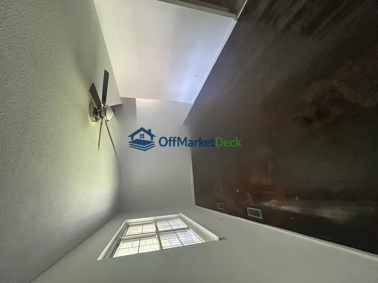 Off-market house in Florissant, Missouri — 3 beds, 2 baths, $84,900 — photo 4 of 8