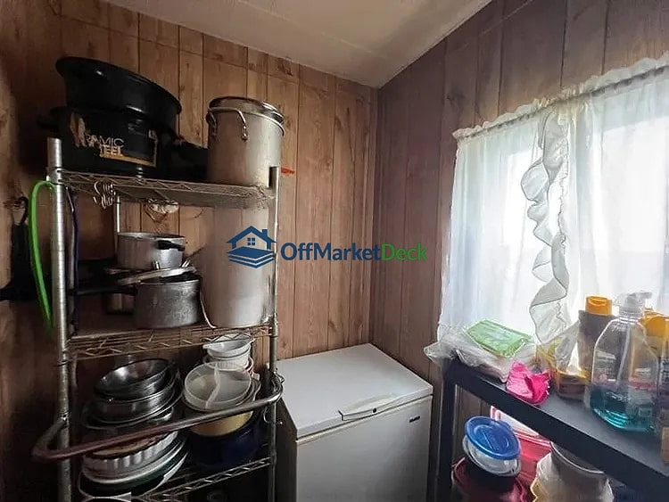 Off-market house in Big Sandy, Tennessee — 2 beds, 2 baths, $75,000 — photo 7 of 8