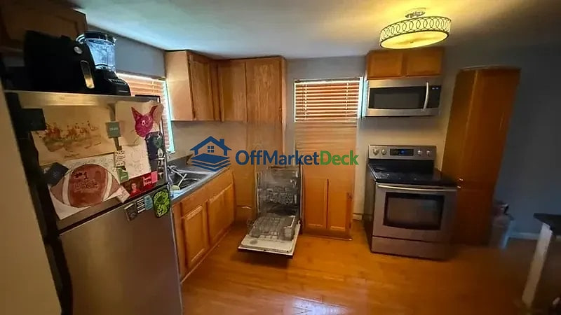 Off-market house in Affton, Missouri — 3 beds, 1.5 baths, $169,900 — photo 7 of 8