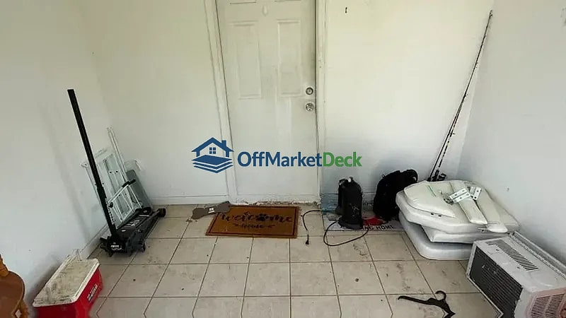 Off-market house in Affton, Missouri — 3 beds, 1.5 baths, $169,900 — photo 6 of 8