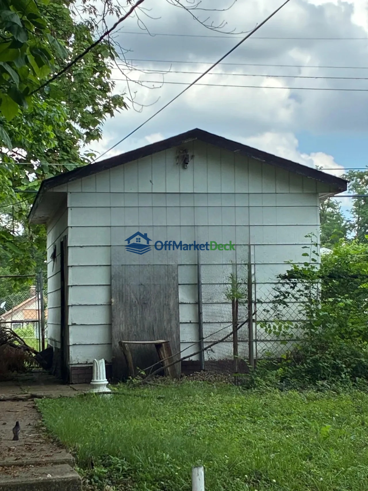 Off-market house in St. Louis, Missouri — 2 beds, 1 bath, $12,900 — photo 2 of 8