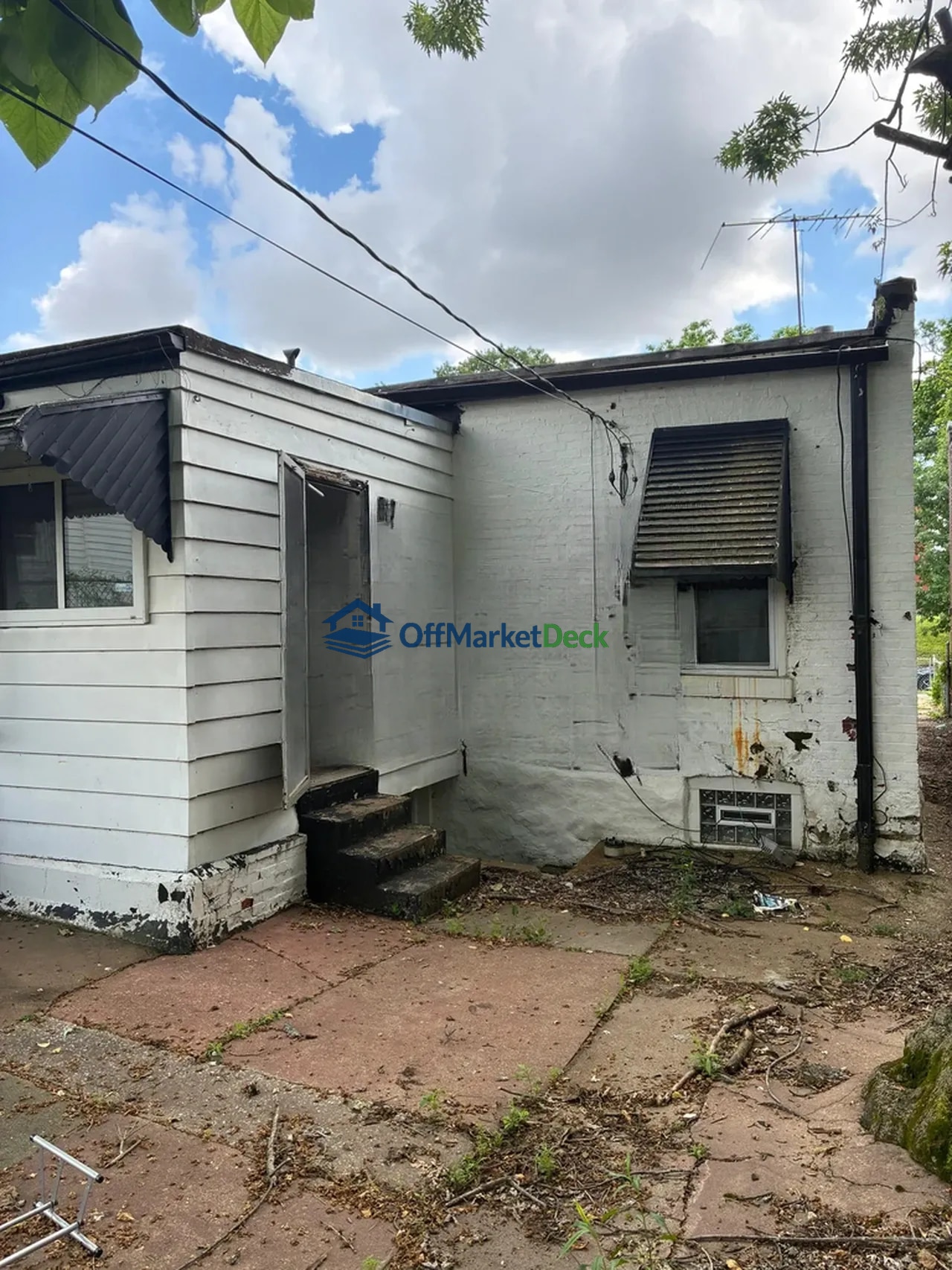 Off-market house in St. Louis, Missouri — 2 beds, 1 bath, $12,900 — photo 5 of 8