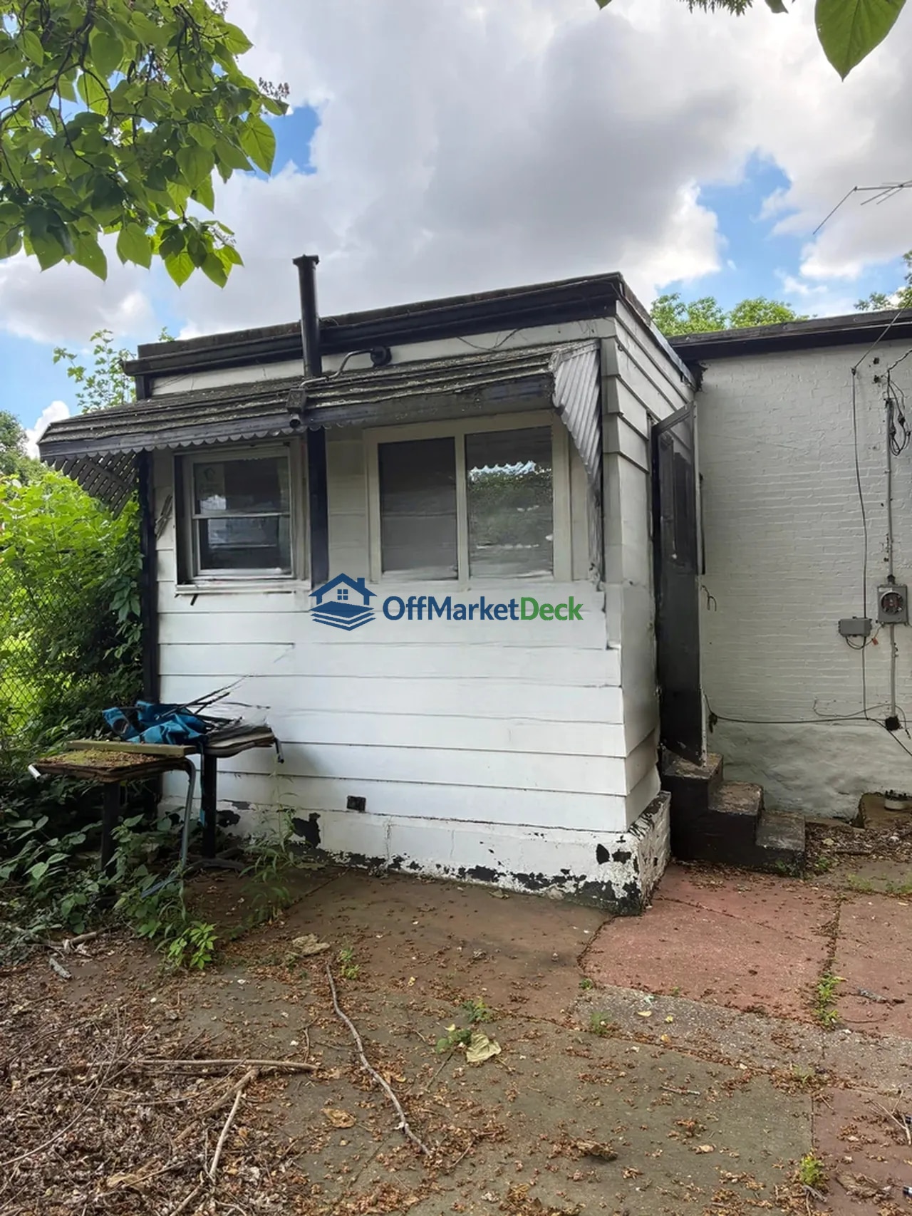 Off-market house in St. Louis, Missouri — 2 beds, 1 bath, $12,900 — photo 3 of 8