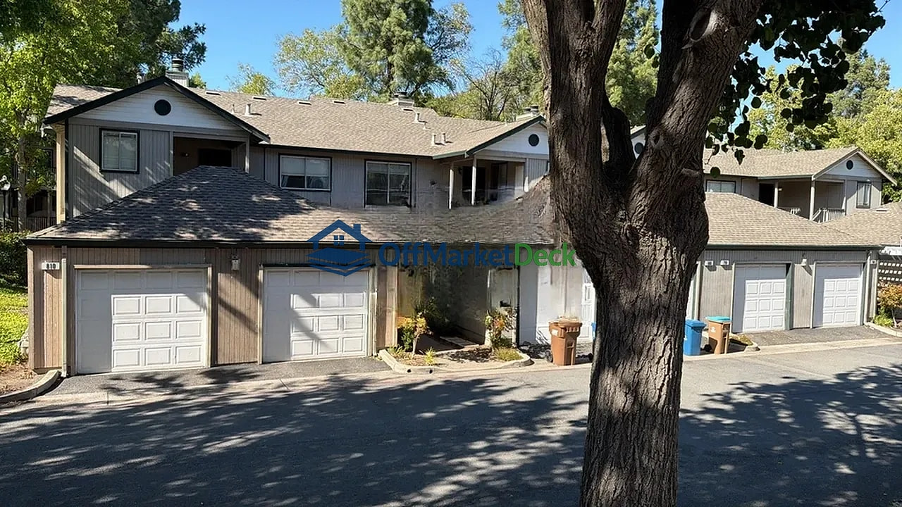 Off-market townhome in Bay Point, California — 1 bed, 1 bath, $135,900 — photo 2 of 8