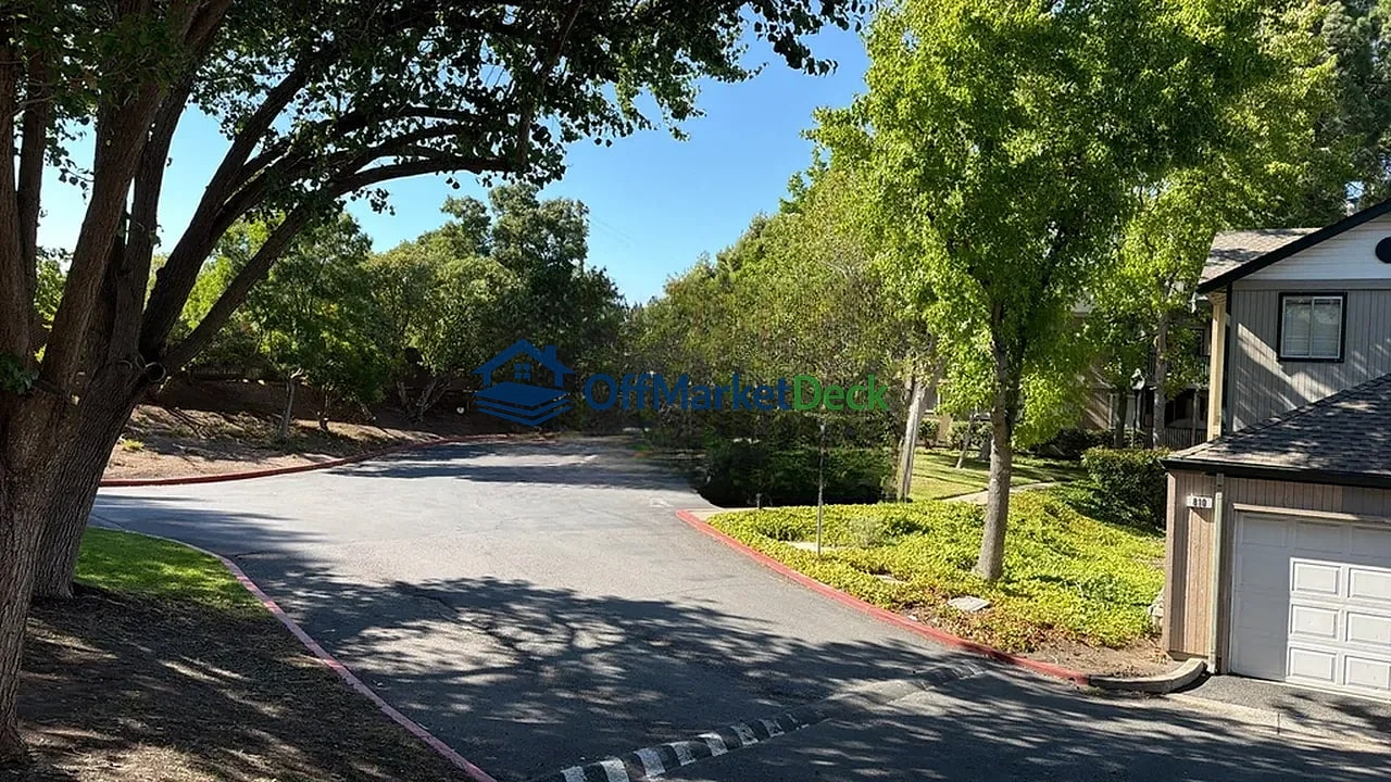 Off-market townhome in Bay Point, California — 1 bed, 1 bath, $135,900 — photo 7 of 8
