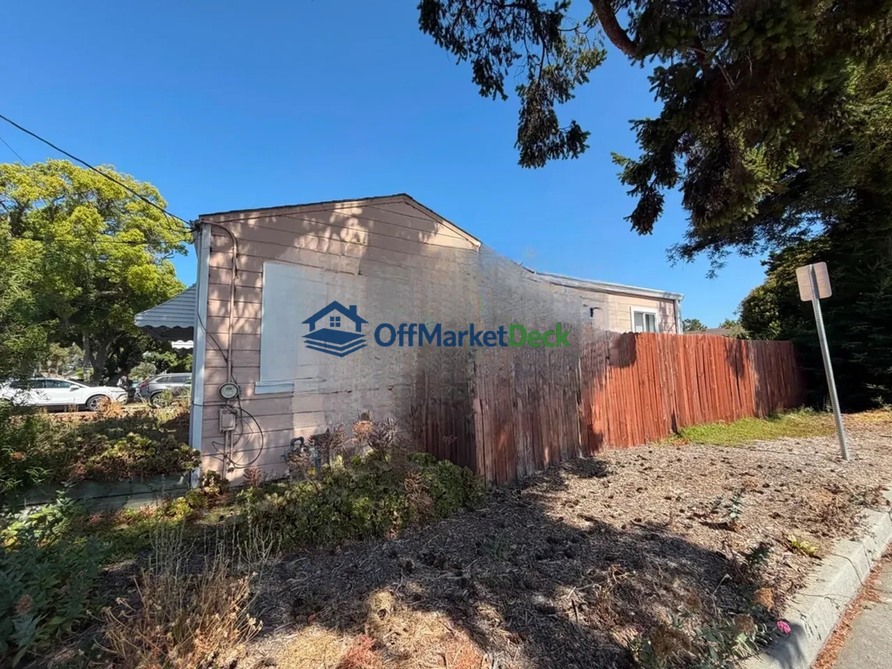 Off-market house in Newark, California — 2 beds, 1 bath, $889,900 — photo 5 of 8
