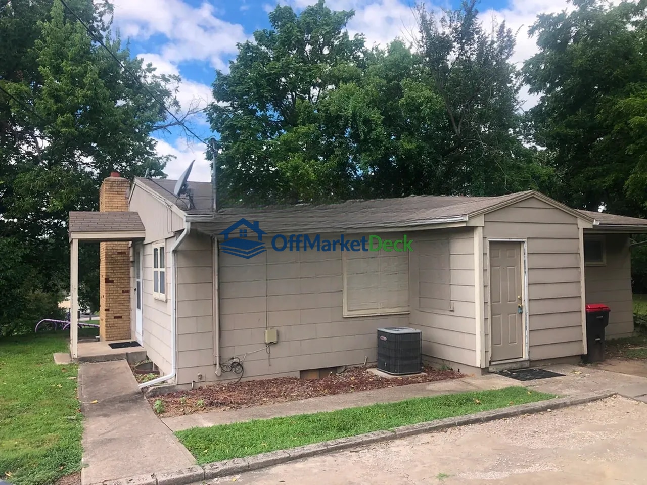 Off-market house in Northmoor, Missouri — 3 beds, 1 bath, $134,900 — photo 2 of 8