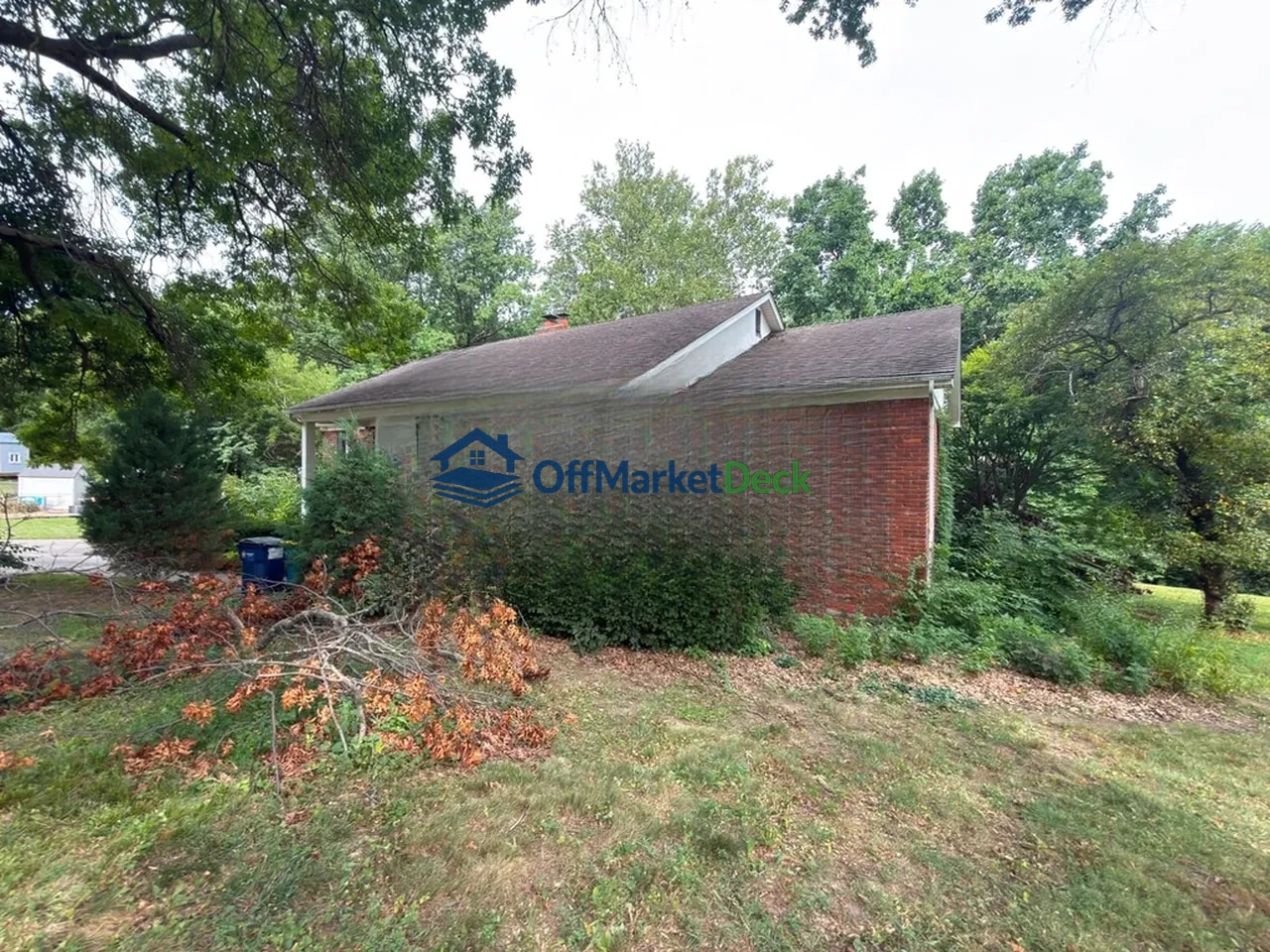 Off-market house in Liberty, Missouri — 4 beds, 3 baths, $239,900 — photo 6 of 8