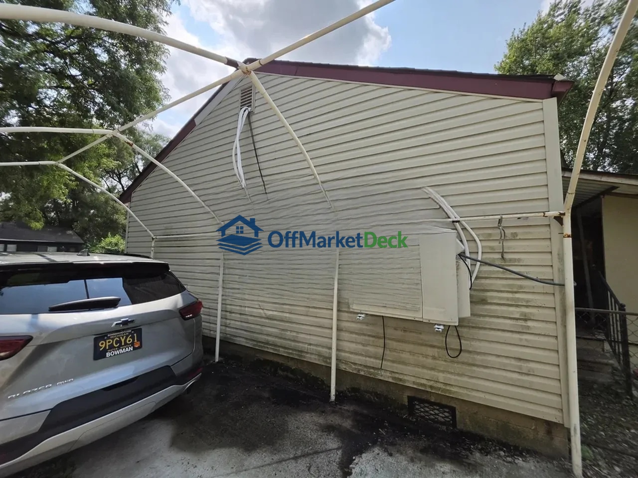 Off-market house in Hazel Park, Michigan — 2 beds, 1 bath, $84,900 — photo 5 of 8