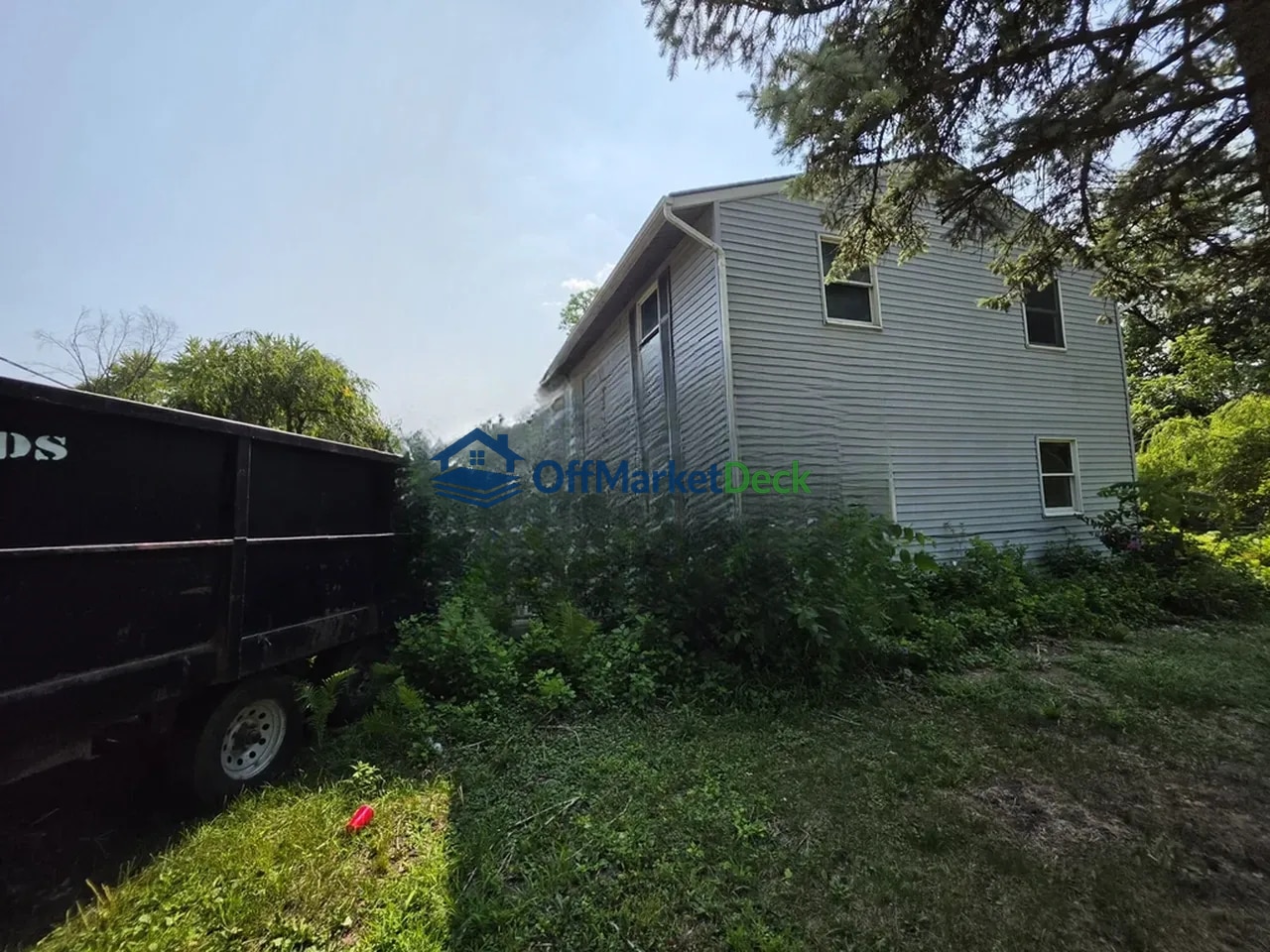 Off-market house in Romulus, Michigan — 4 beds, 2 baths, $139,900 — photo 4 of 8