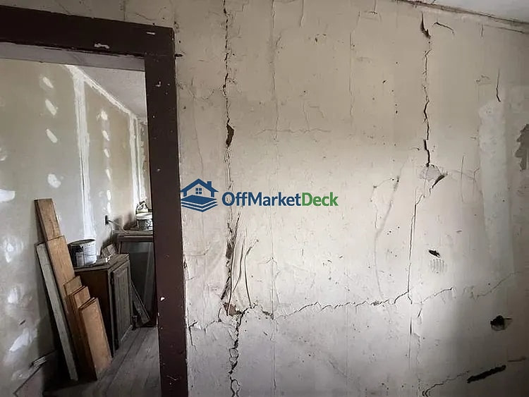 Off-market house in Birmingham, Alabama — 5 beds, 1 bath, $82,500 — photo 5 of 8