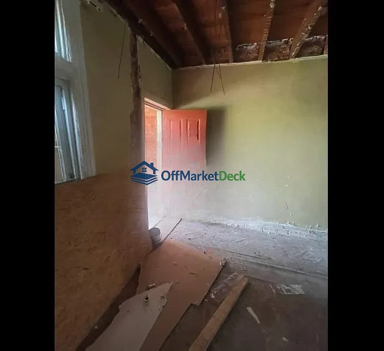 Off-market house in Baltimore, Maryland — 3 beds, 1 bath, $45,000 — photo 2 of 8